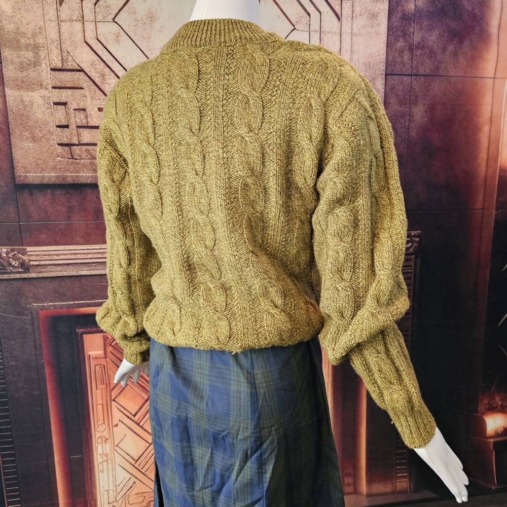 Vintage 1970s Sweater Pullover Cable Knit Mustard Yellow Wool Jantzen V-neckline - Picture 7 of 10